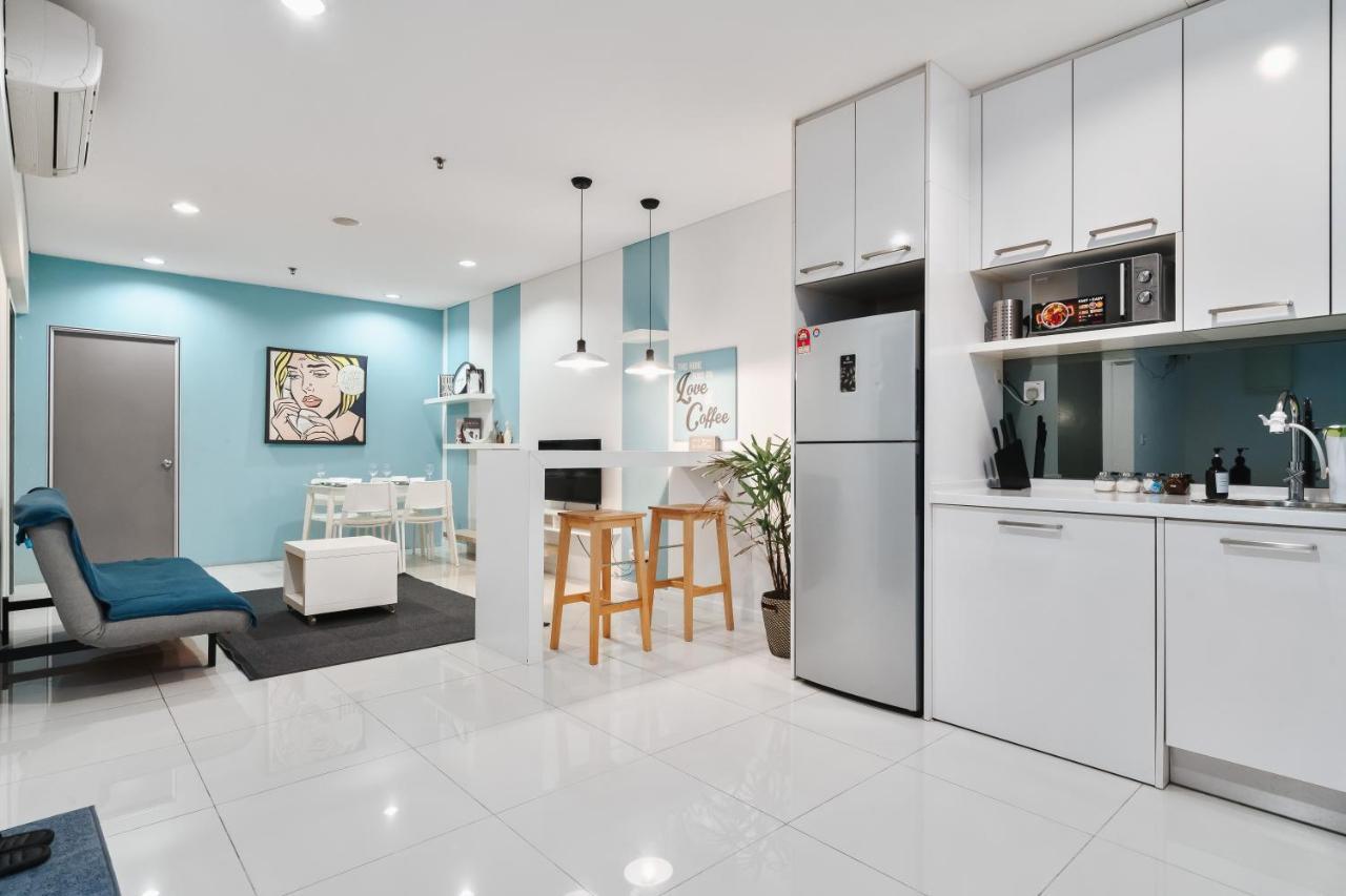 Summer Suites Klcc Apartments By Soulasia Kuala Lumpur Exteriör bild