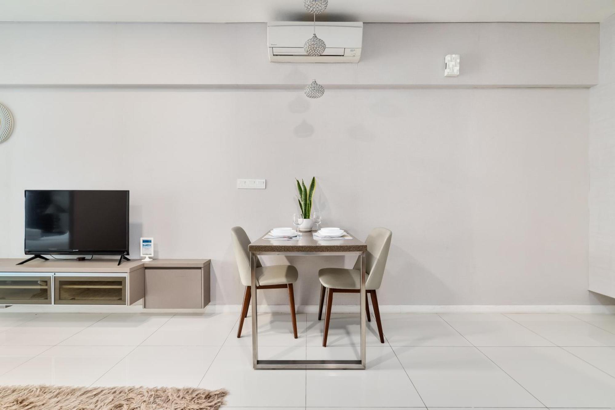 Summer Suites Klcc Apartments By Soulasia Kuala Lumpur Exteriör bild